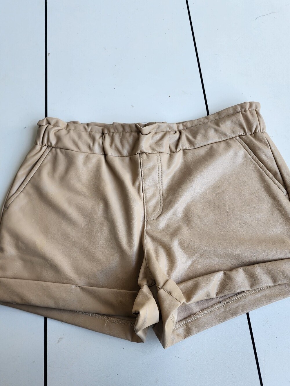 Sincerely Jules Faux Vegan Leather Pull On Shorts Beige Stretch Paperbag Sz L